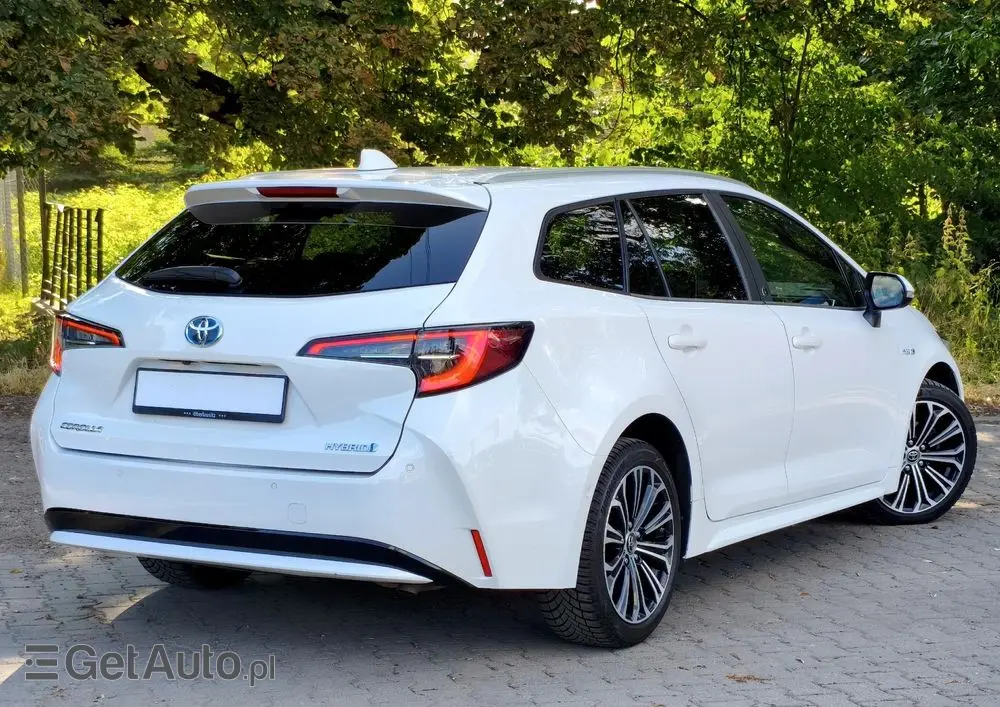 TOYOTA Corolla 1.8 Hybrid Team Deutschland