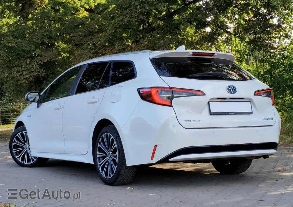 TOYOTA Corolla 1.8 Hybrid Team Deutschland