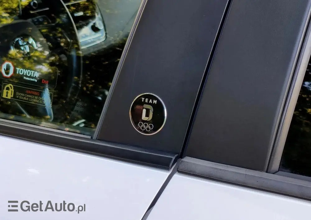 TOYOTA Corolla 1.8 Hybrid Team Deutschland