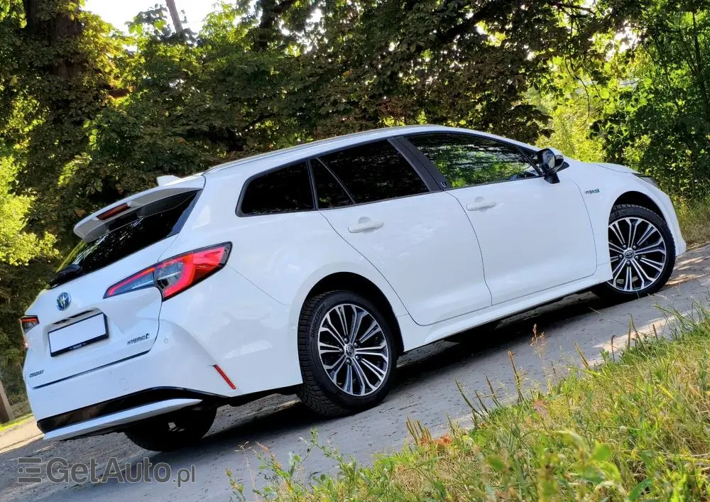 TOYOTA Corolla 1.8 Hybrid Team Deutschland