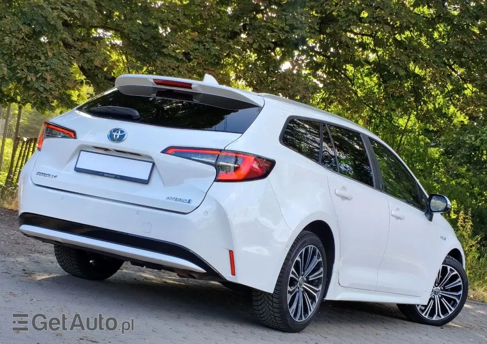 TOYOTA Corolla 1.8 Hybrid Team Deutschland