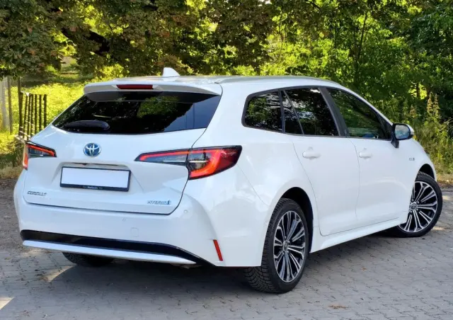 TOYOTA Corolla 1.8 Hybrid Team Deutschland