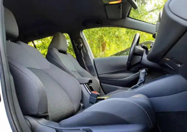 TOYOTA Corolla 1.8 Hybrid Team Deutschland