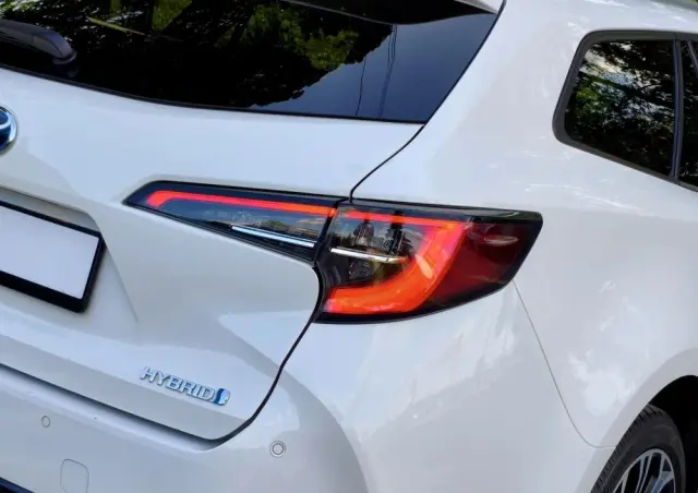 TOYOTA Corolla 1.8 Hybrid Team Deutschland