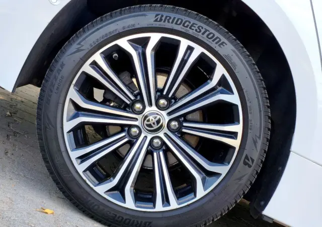 TOYOTA Corolla 1.8 Hybrid Team Deutschland