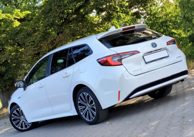 TOYOTA Corolla 1.8 Hybrid Team Deutschland