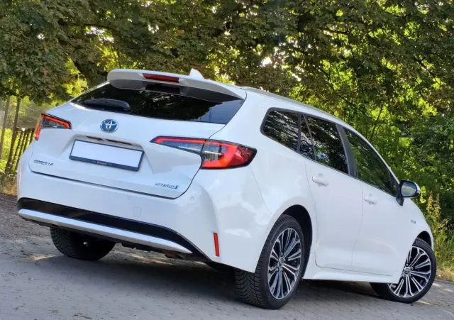 TOYOTA Corolla 1.8 Hybrid Team Deutschland