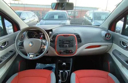 RENAULT Captur 