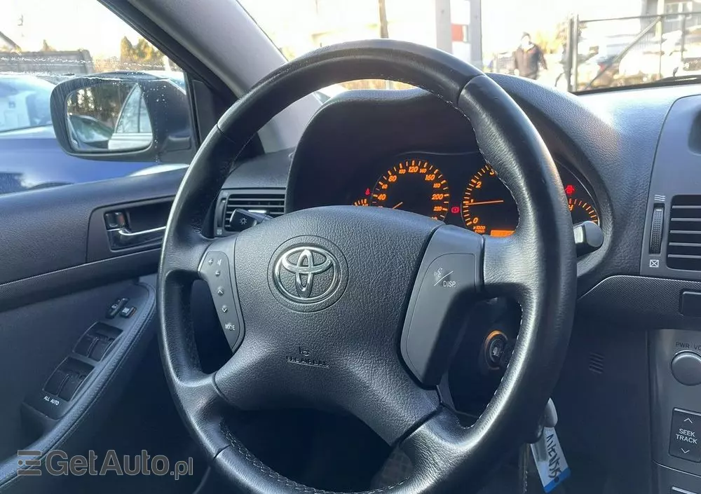 TOYOTA Avensis 