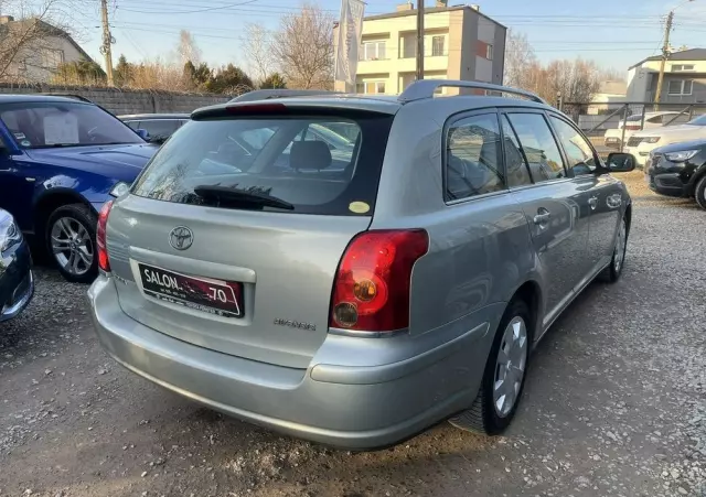 TOYOTA Avensis 