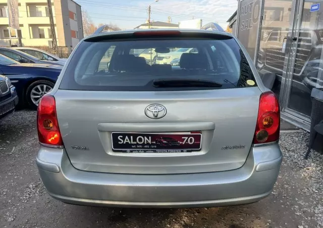 TOYOTA Avensis 