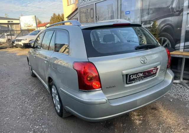 TOYOTA Avensis 