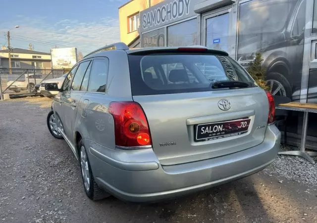 TOYOTA Avensis 