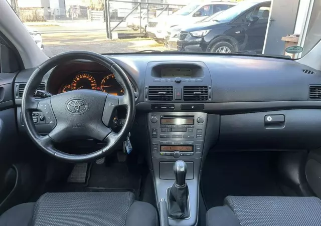 TOYOTA Avensis 
