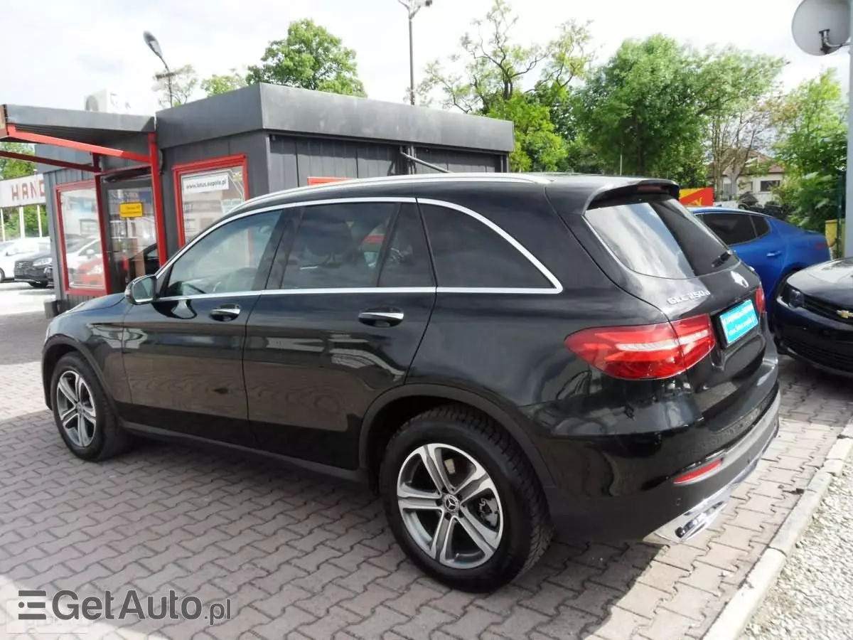 MERCEDES-BENZ GLC 