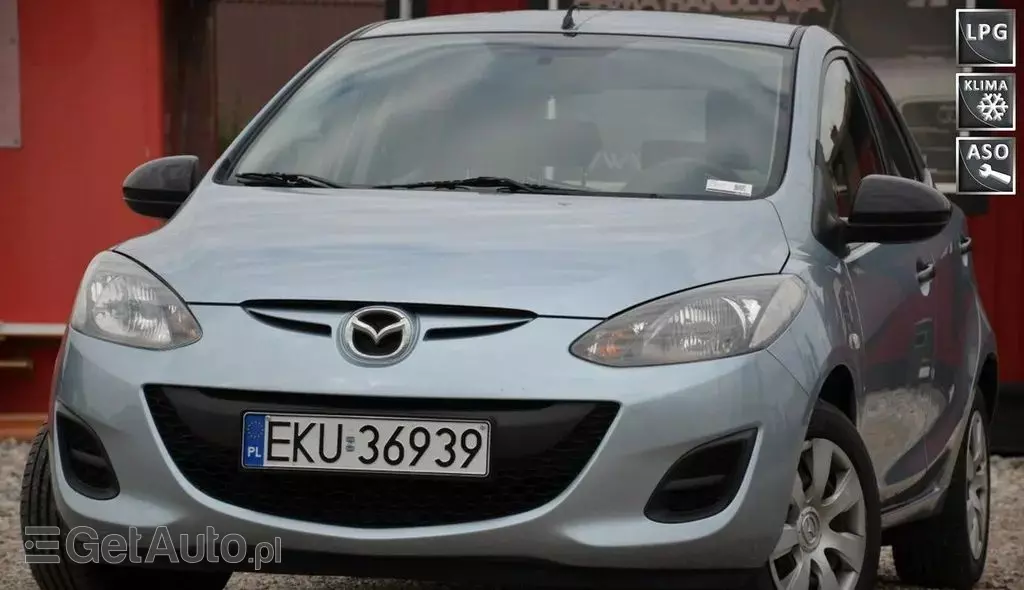 MAZDA 2 
