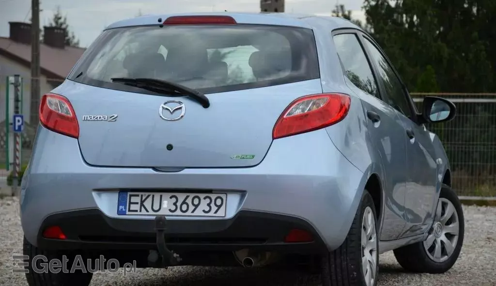 MAZDA 2 