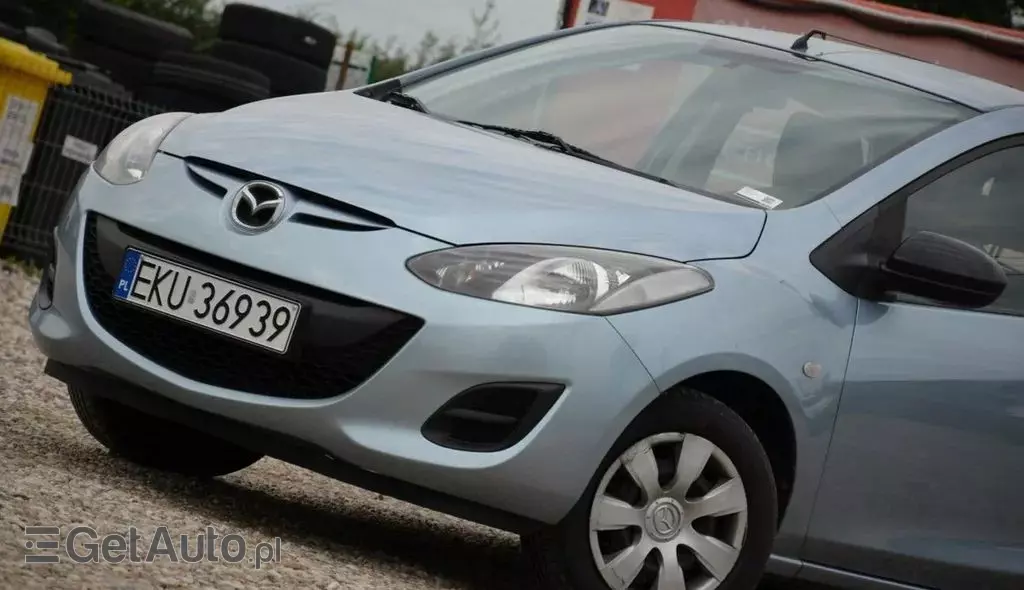 MAZDA 2 
