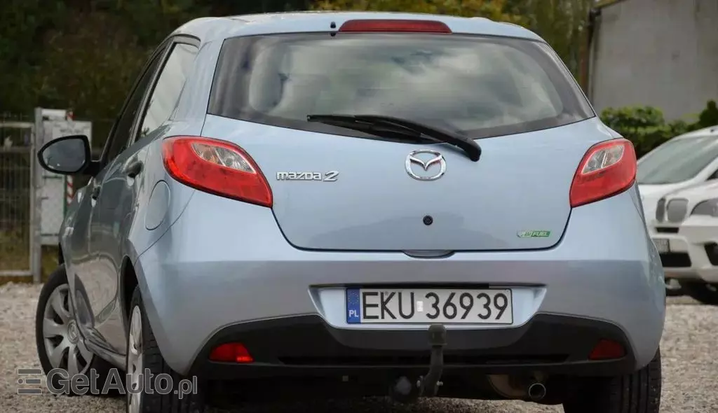 MAZDA 2 