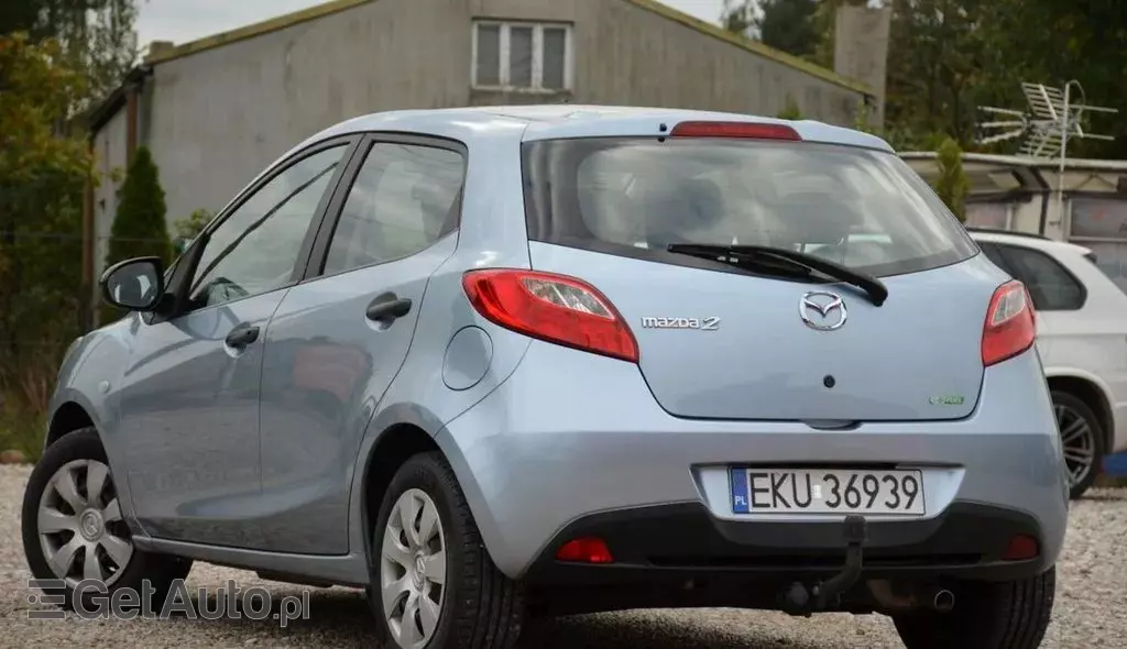 MAZDA 2 