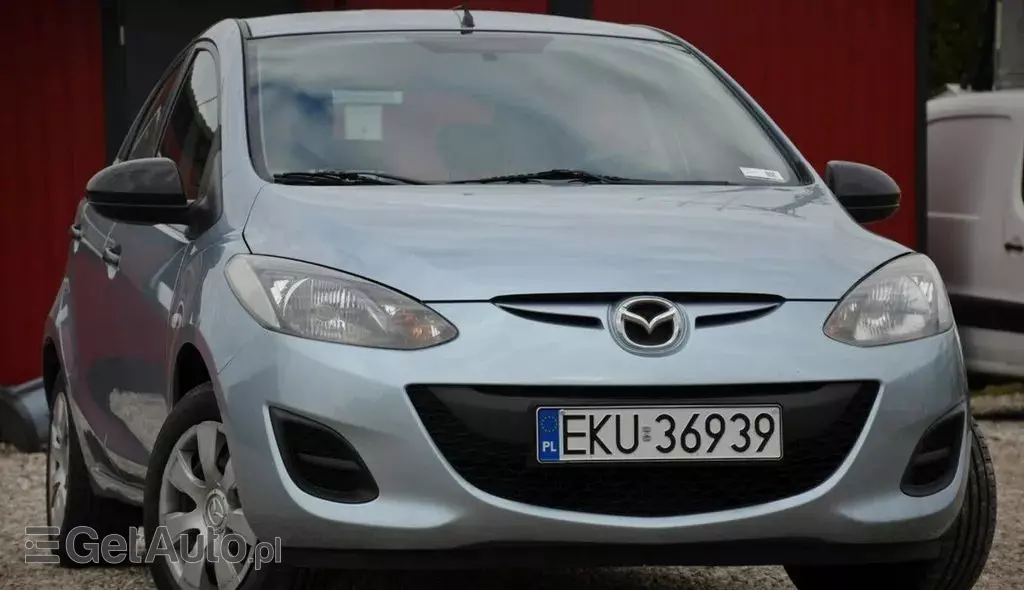 MAZDA 2 