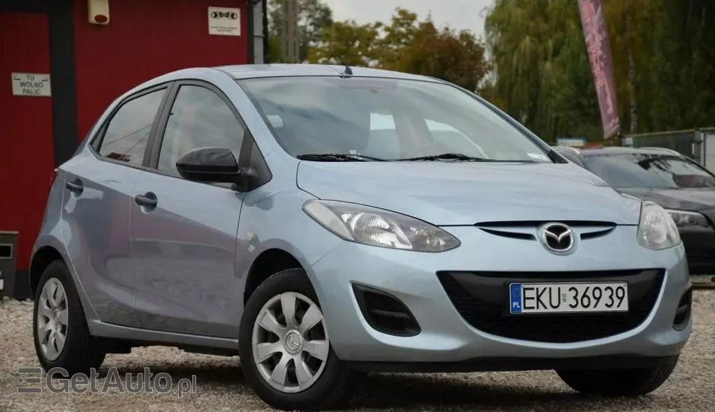 MAZDA 2 