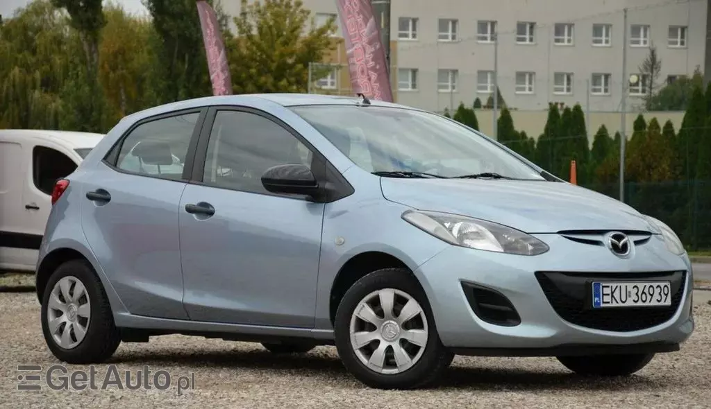 MAZDA 2 