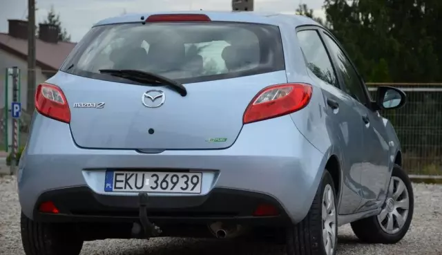 MAZDA 2 