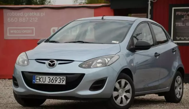 MAZDA 2 