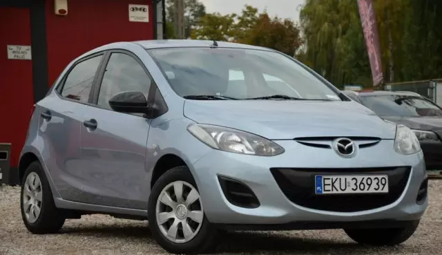 MAZDA 2 