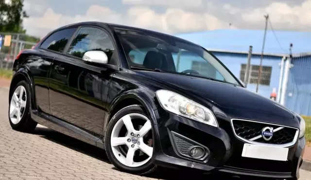 VOLVO C30 