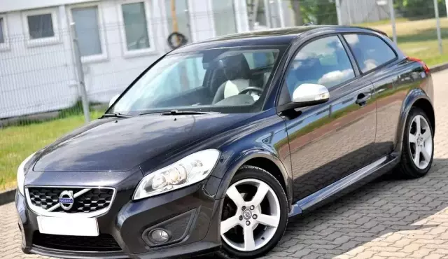 VOLVO C30 
