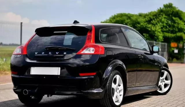 VOLVO C30 
