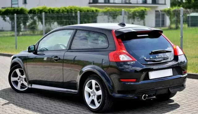 VOLVO C30 