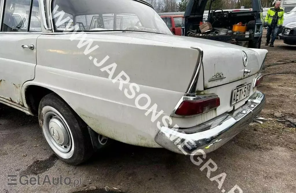 MERCEDES-BENZ  220  