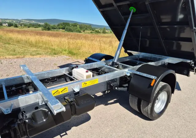 IVECO DAILY 35C15 50C15 70C15  kat.B BLOKADA MOSTU HAK NOWY DUŻY KIPER 3-STRONNY 