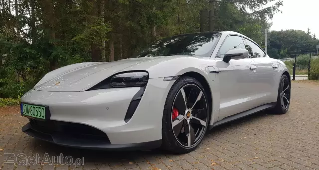 PORSCHE Taycan 
