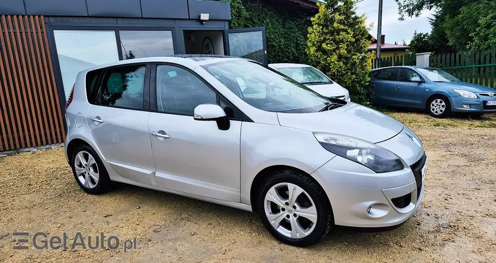 RENAULT Scenic 1.6 16V 110 Paris