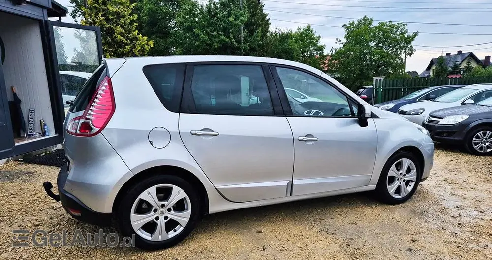 RENAULT Scenic 1.6 16V 110 Paris