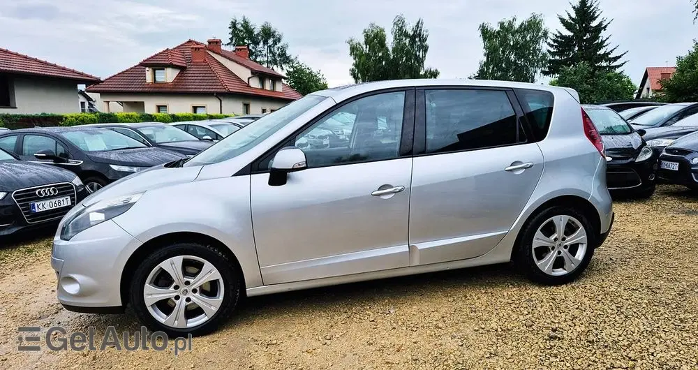 RENAULT Scenic 1.6 16V 110 Paris