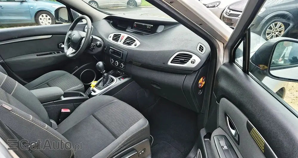 RENAULT Scenic 1.6 16V 110 Paris