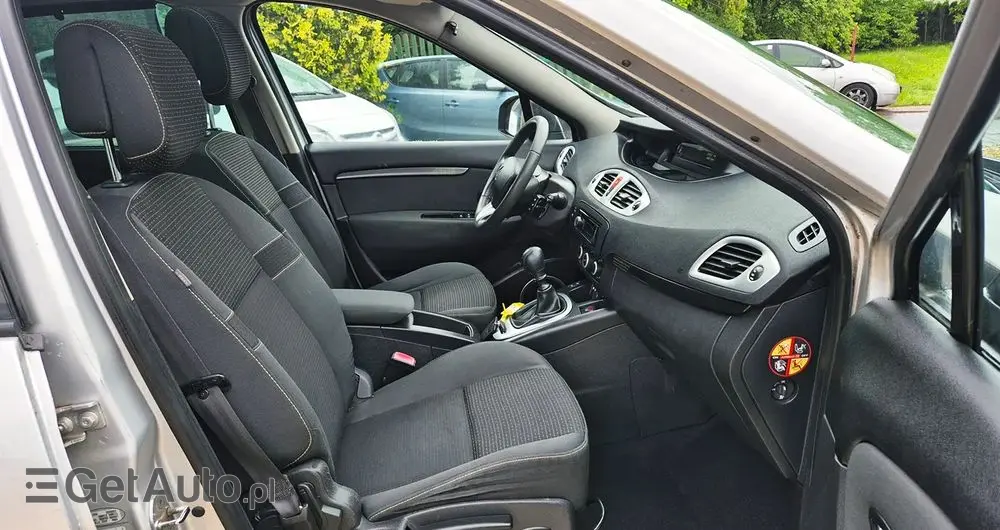 RENAULT Scenic 1.6 16V 110 Paris