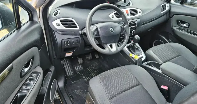 RENAULT Scenic 1.6 16V 110 Paris