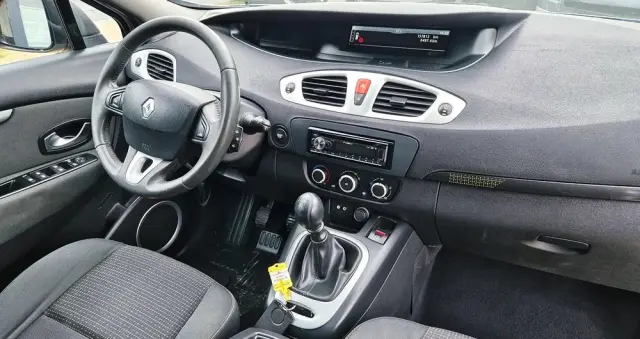 RENAULT Scenic 1.6 16V 110 Paris