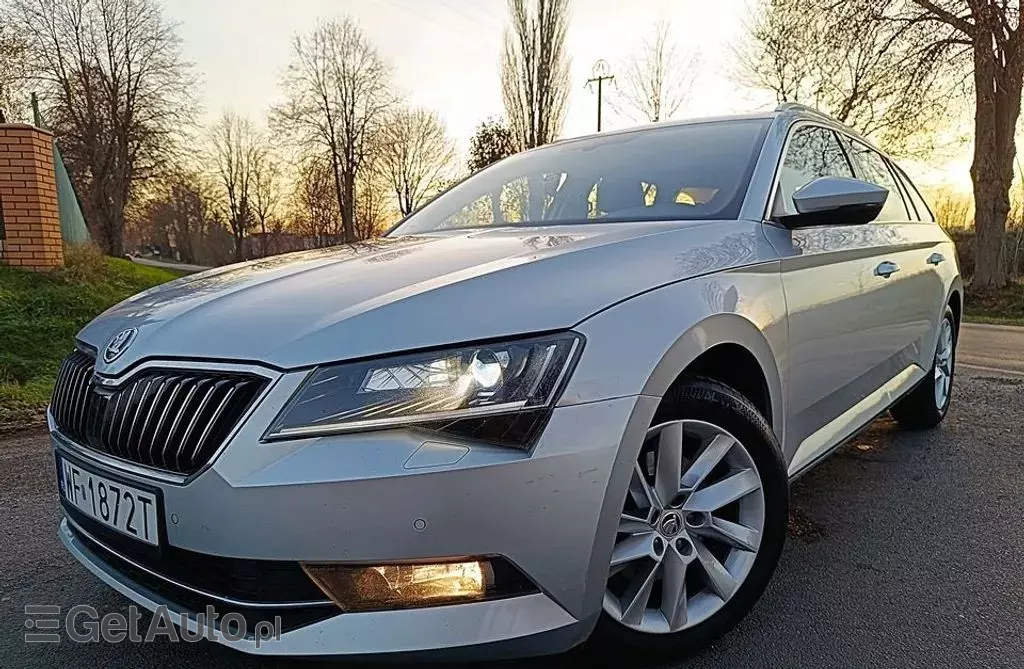 SKODA Superb 