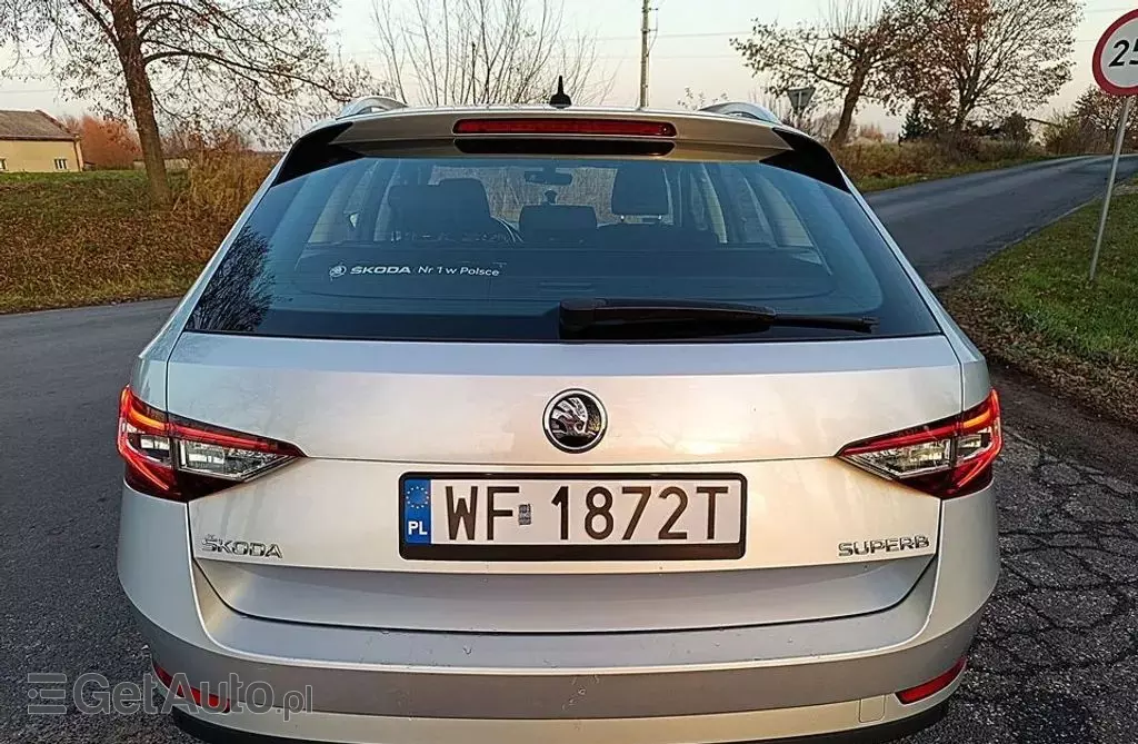 SKODA Superb 