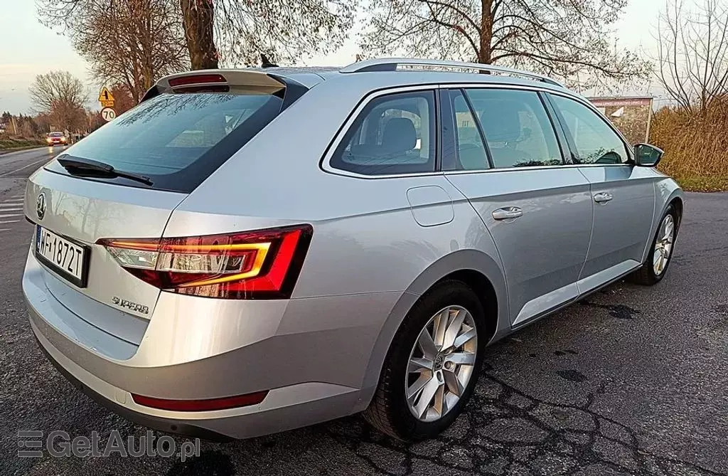 SKODA Superb 