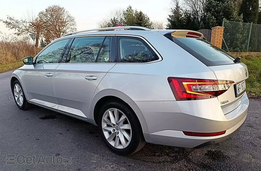 SKODA Superb 