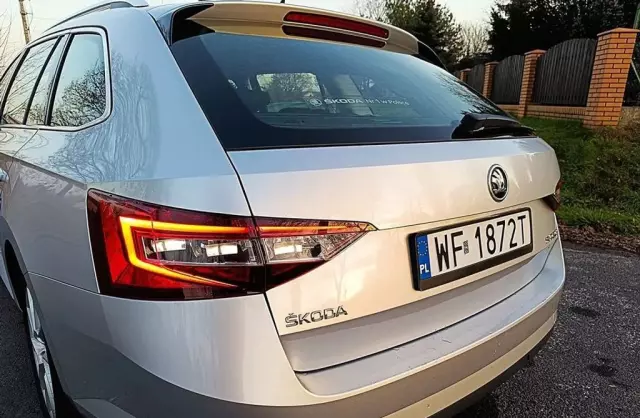 SKODA Superb 