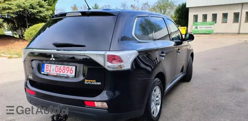 MITSUBISHI Outlander 